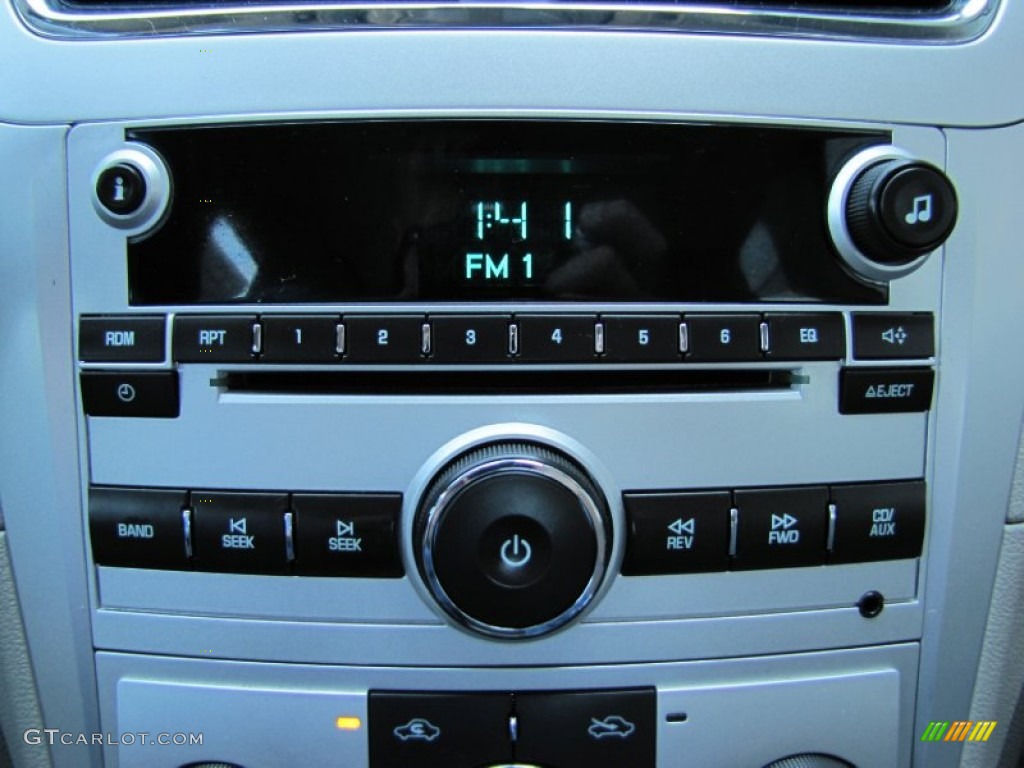 2010 Chevrolet Malibu LS Sedan Controls Photo #52037451