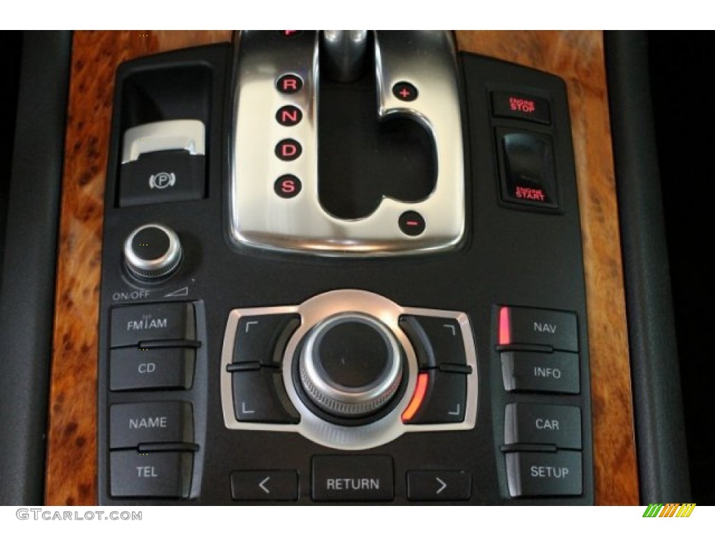 2005 Audi A8 L 4.2 quattro Controls Photo #52043324