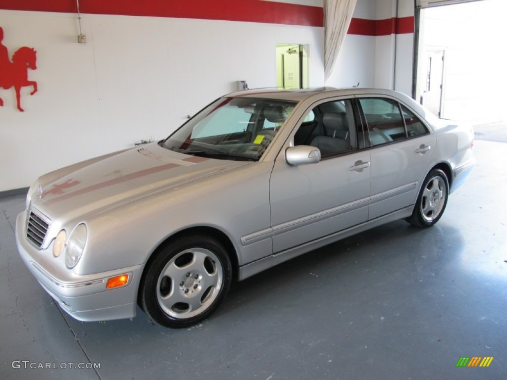 Brilliant Silver Metallic Mercedes-Benz E