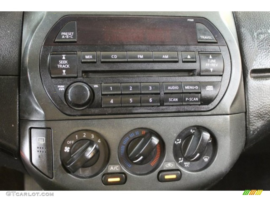 2002 Nissan Altima 2.5 S Controls Photo #52047413