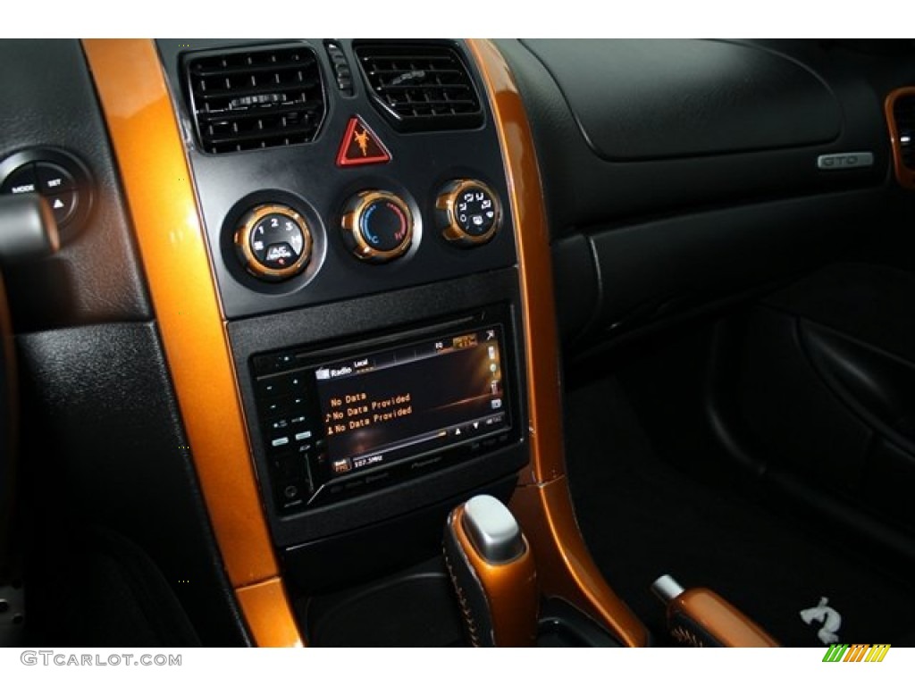 2006 Pontiac GTO Coupe Controls Photo #52048370