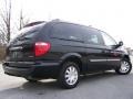 2007 Brilliant Black Crystal Pearl Chrysler Town & Country Touring  photo #3