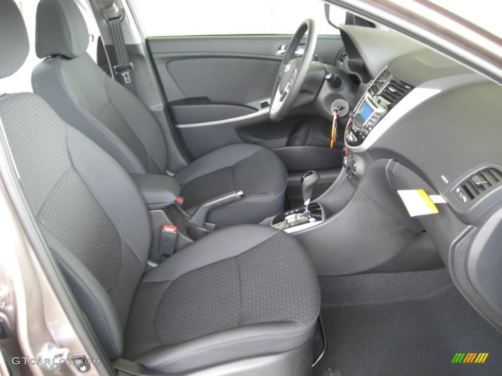 Black Interior 2012 Hyundai Accent SE 5 Door Photo #52050563