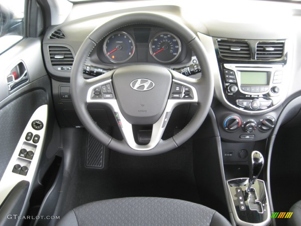2012 Hyundai Accent SE 5 Door Black Dashboard Photo #52050603