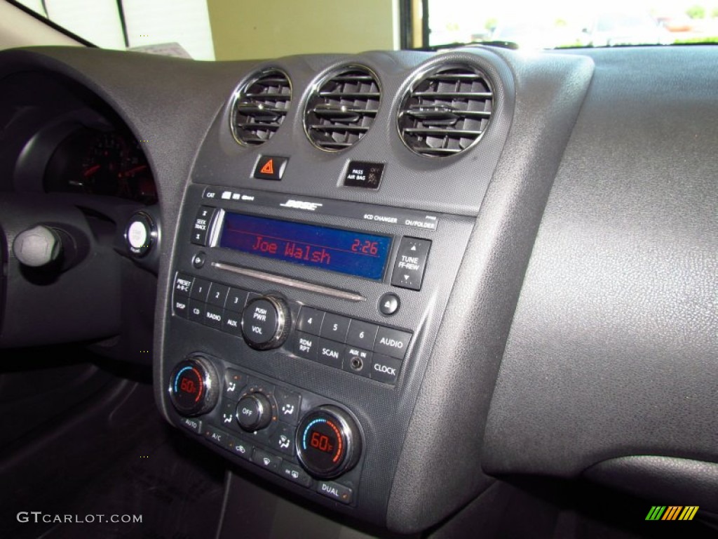 2009 Nissan Altima 3.5 SE Coupe Controls Photo #52051919