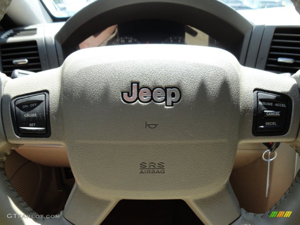 2006 Grand Cherokee Laredo - Black / Khaki photo #32
