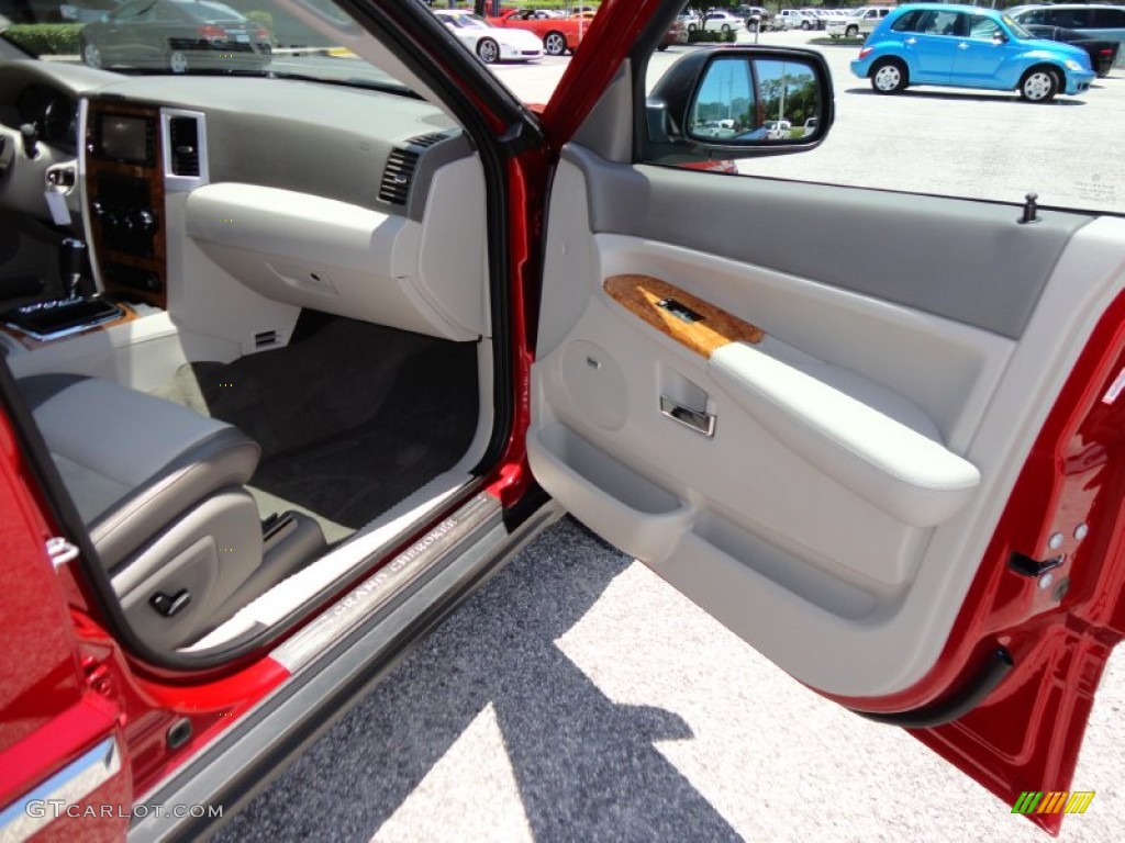 2010 Jeep Grand Cherokee Limited Interior Color Photos