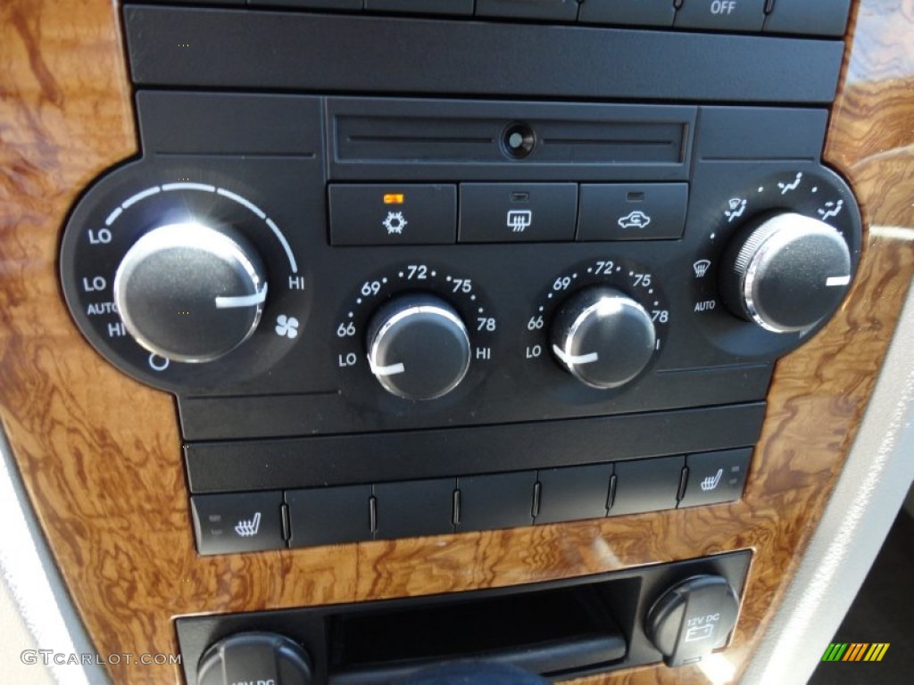 2010 Jeep Grand Cherokee Limited Controls Photos