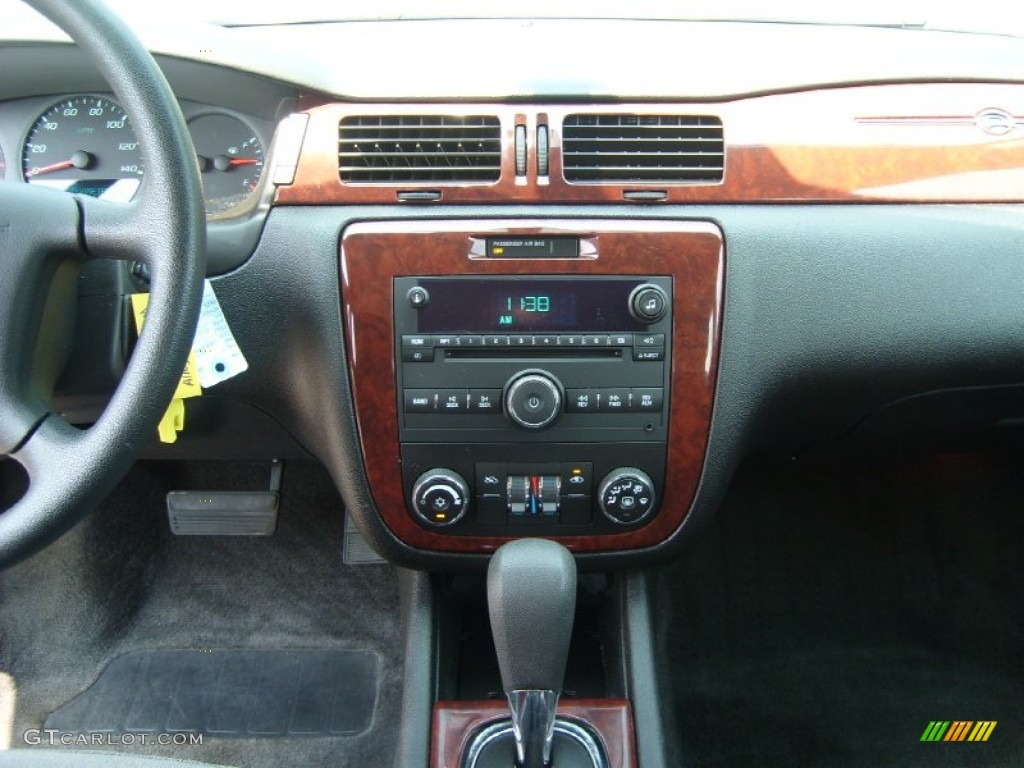 2010 Impala LS - Silver Ice Metallic / Ebony photo #12