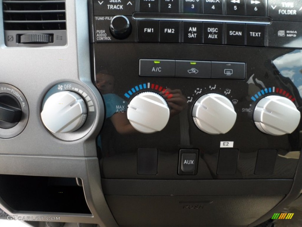 2011 Tundra CrewMax 4x4 - Super White / Sand Beige photo #30