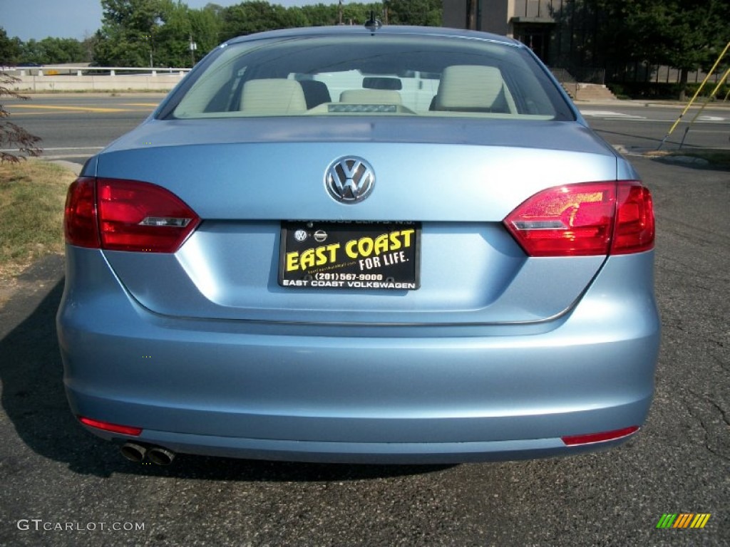 2011 Jetta SE Sedan - Glacier Blue Metallic / Cornsilk Beige photo #5