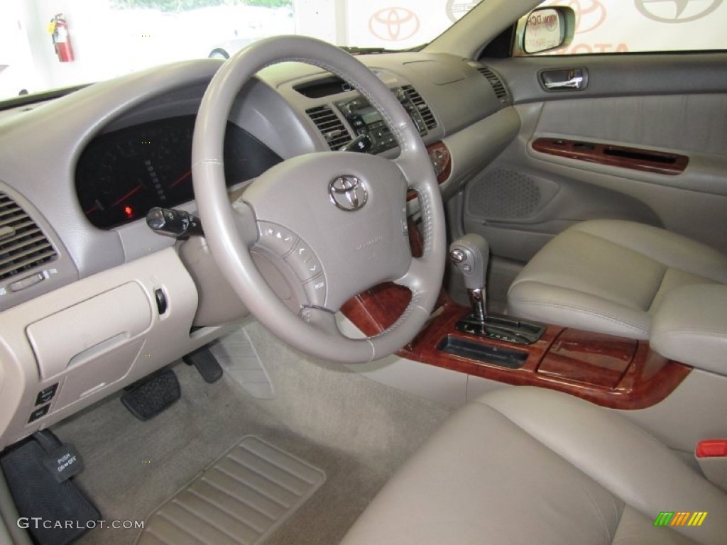 2006 Camry XLE V6 - Desert Sand Mica / Taupe photo #12