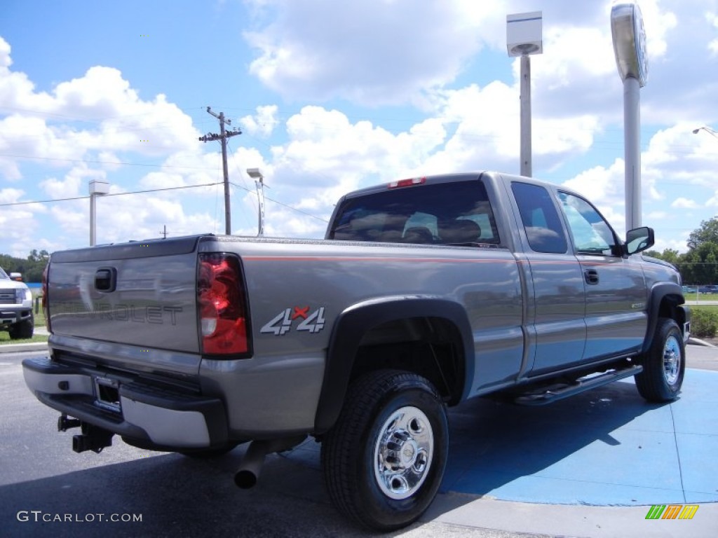 2006 Silverado 2500HD Extended Cab 4x4 - Graystone Metallic / Medium Gray photo #5