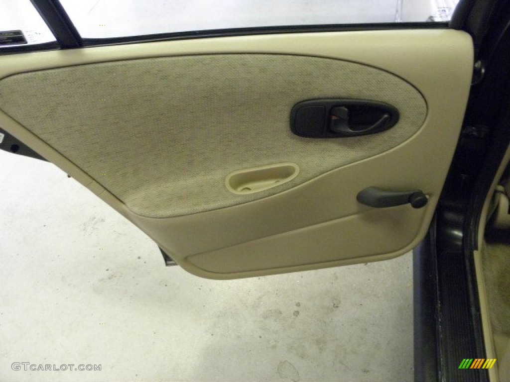1998 Saturn S Series SL1 Sedan Tan Door Panel Photo #52062821