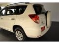 Super White - RAV4 I4 Photo No. 4