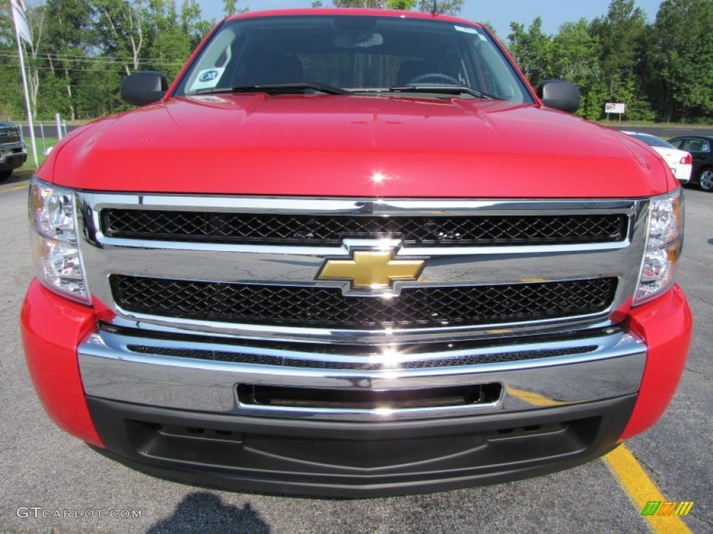 2011 Silverado 1500 LS Crew Cab - Victory Red / Dark Titanium photo #2