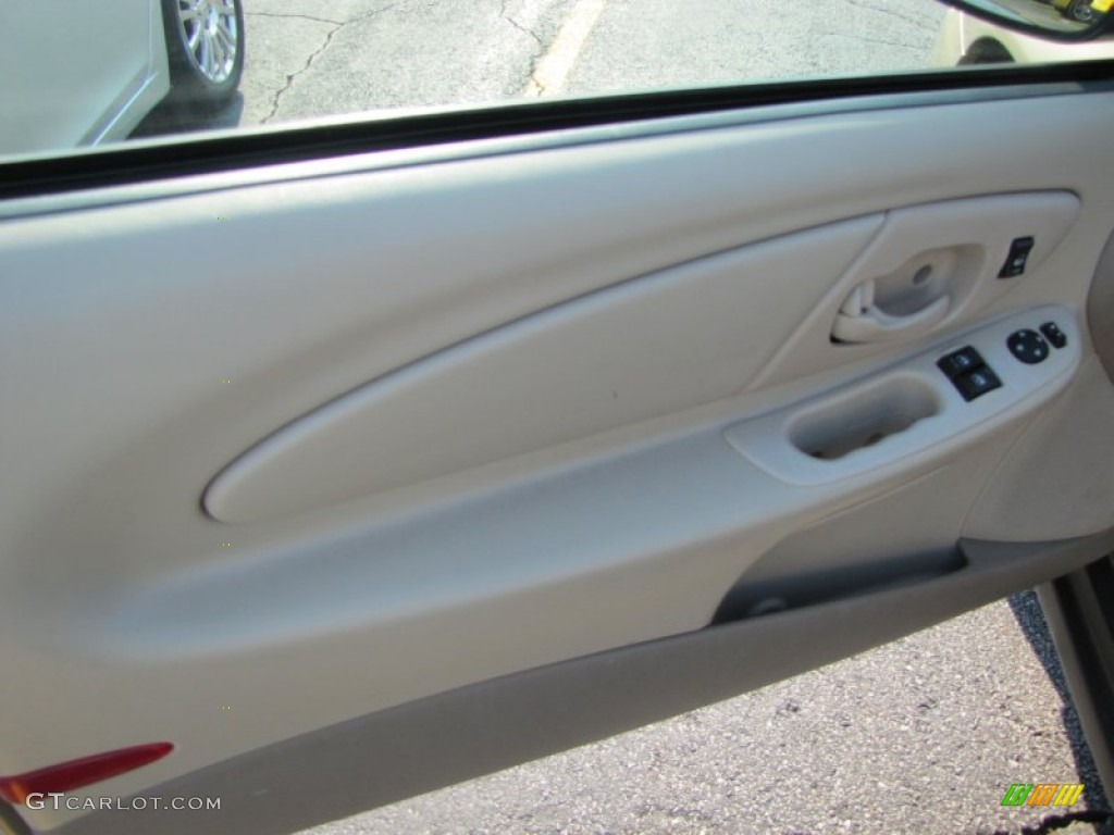 2004 Monte Carlo LS - Sandstone Metallic / Neutral photo #10