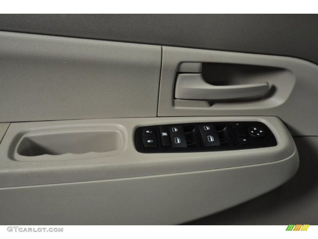 2008 Liberty Sport 4x4 - Jeep Green Metallic / Pastel Pebble Beige photo #11