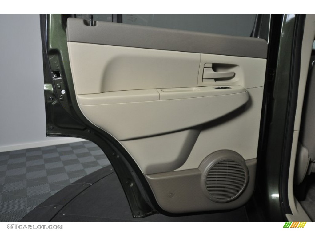 2008 Liberty Sport 4x4 - Jeep Green Metallic / Pastel Pebble Beige photo #16