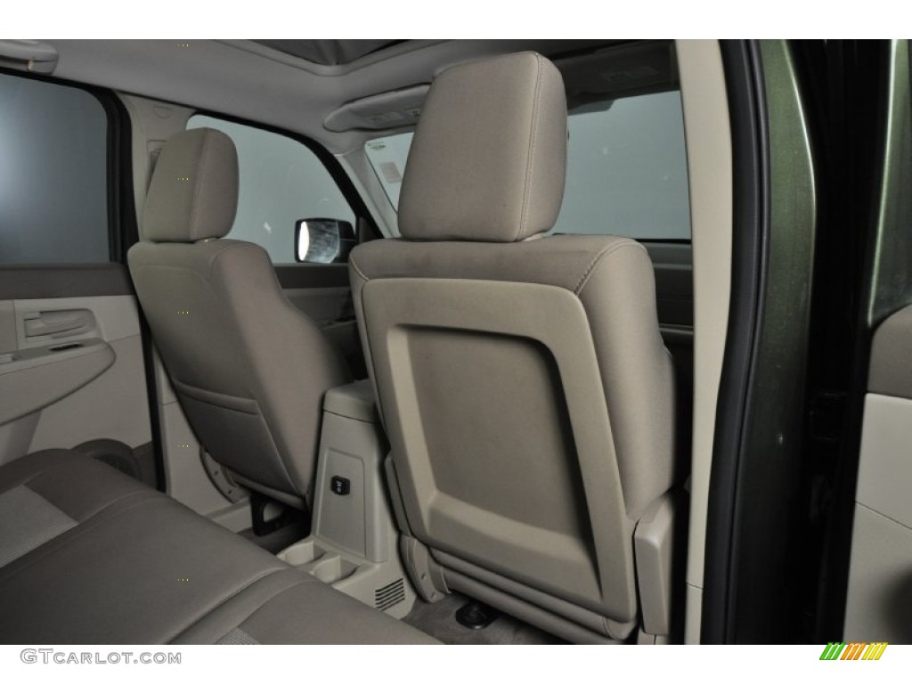 2008 Liberty Sport 4x4 - Jeep Green Metallic / Pastel Pebble Beige photo #22