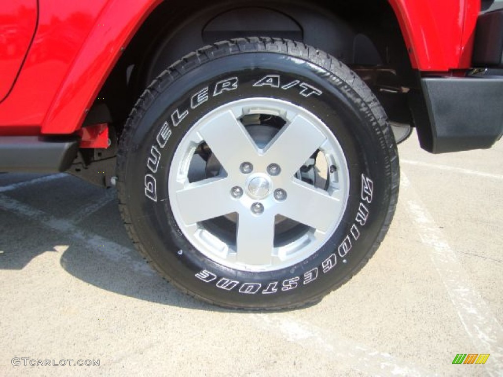 2011 Wrangler Sahara 4x4 - Flame Red / Black photo #13