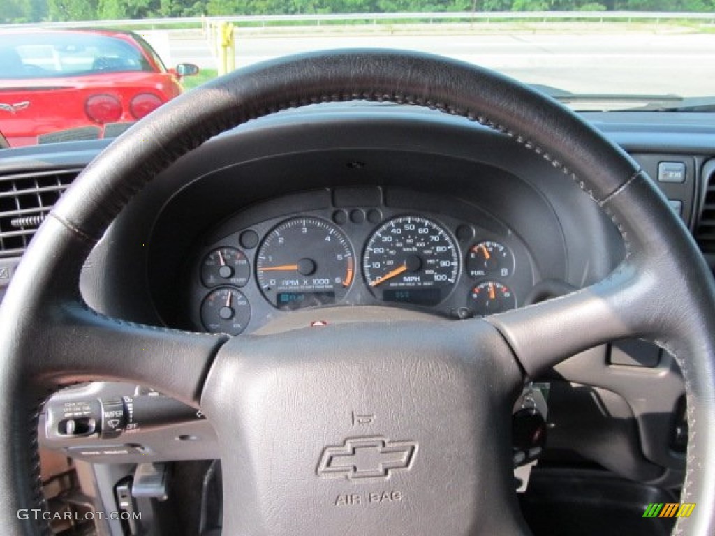 2004 S10 LS ZR5 Crew Cab 4x4 - Sandalwood Metallic / Graphite photo #17