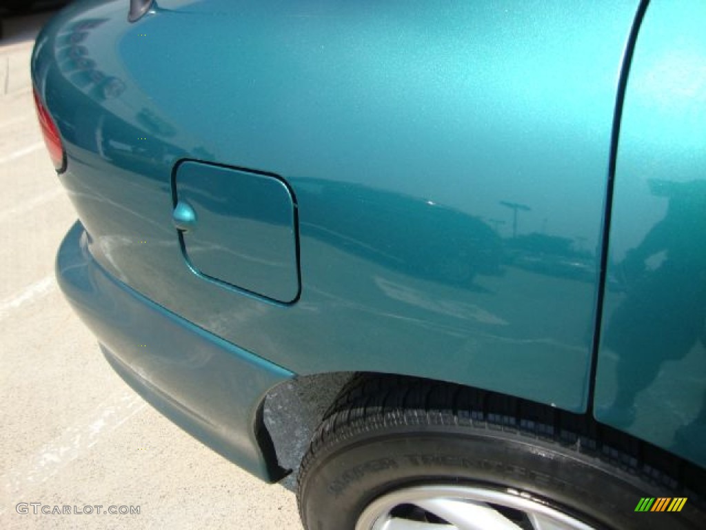 1999 Cavalier Sedan - Medium Green Metallic / Medium Gray photo #36