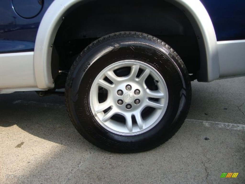 2004 Dakota SLT Quad Cab - Patriot Blue Pearl / Dark Slate Gray photo #28