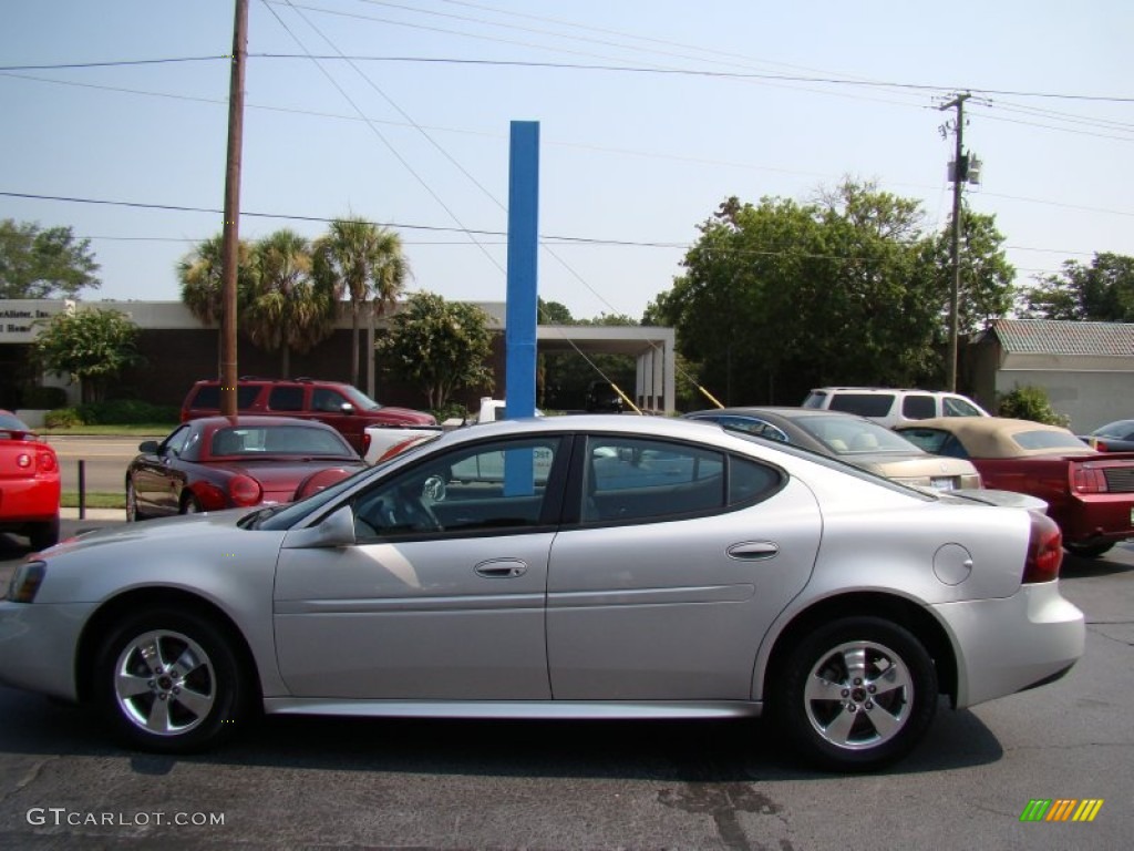 2005 Grand Prix Sedan - Galaxy Silver Metallic / Dark Pewter photo #5