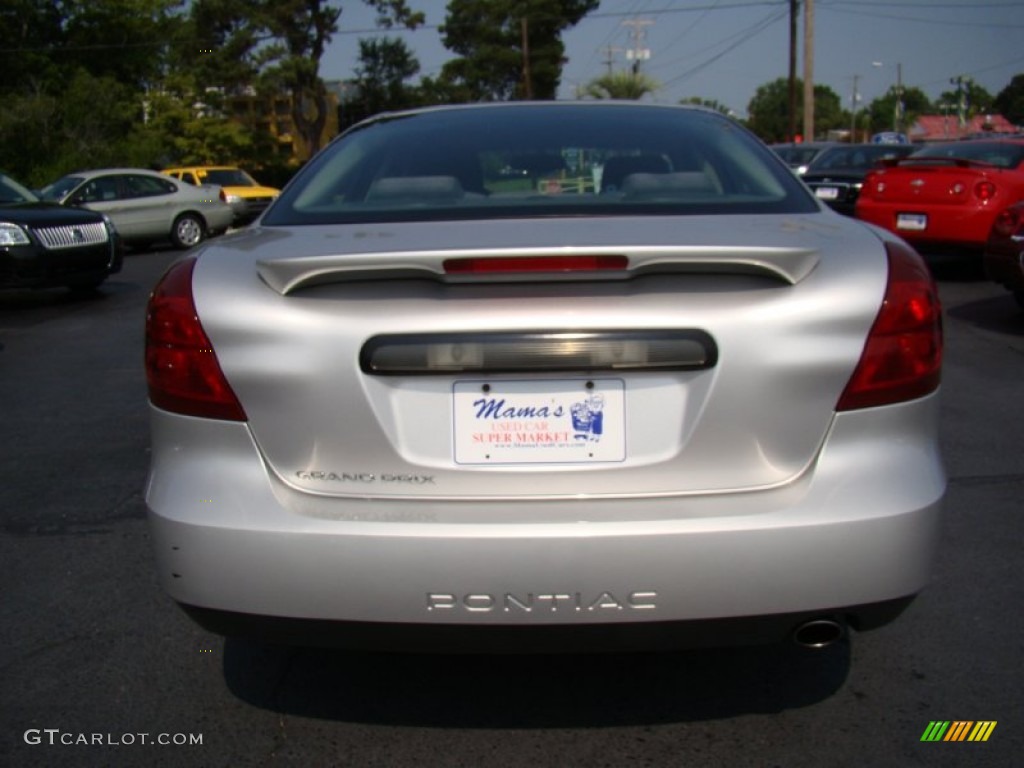 2005 Grand Prix Sedan - Galaxy Silver Metallic / Dark Pewter photo #7