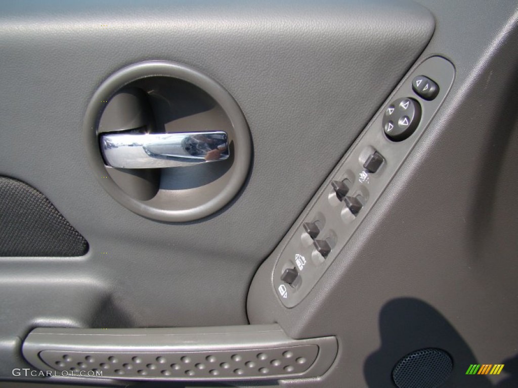 2005 Grand Prix Sedan - Galaxy Silver Metallic / Dark Pewter photo #20