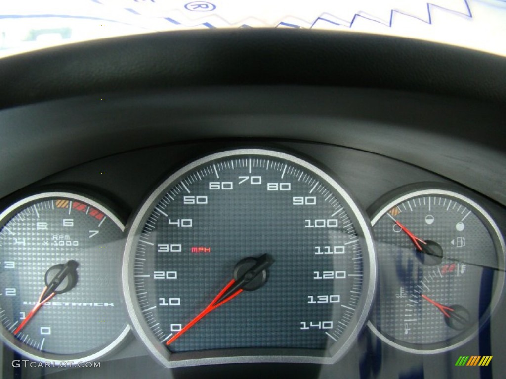 2005 Grand Prix Sedan - Galaxy Silver Metallic / Dark Pewter photo #24