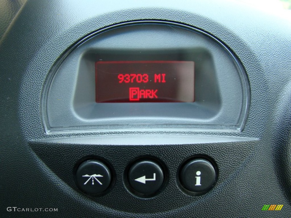 2005 Grand Prix Sedan - Galaxy Silver Metallic / Dark Pewter photo #25