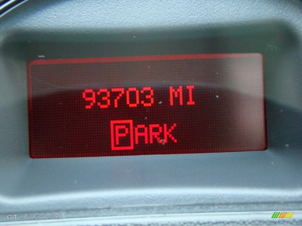 2005 Grand Prix Sedan - Galaxy Silver Metallic / Dark Pewter photo #26