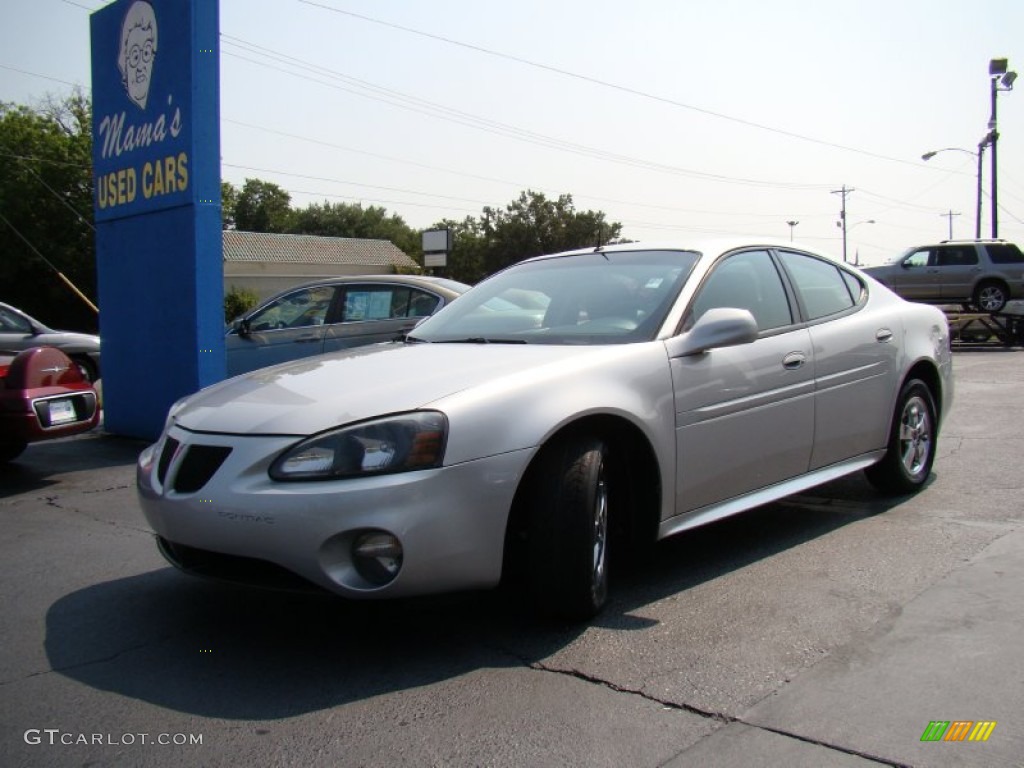 2005 Grand Prix Sedan - Galaxy Silver Metallic / Dark Pewter photo #30