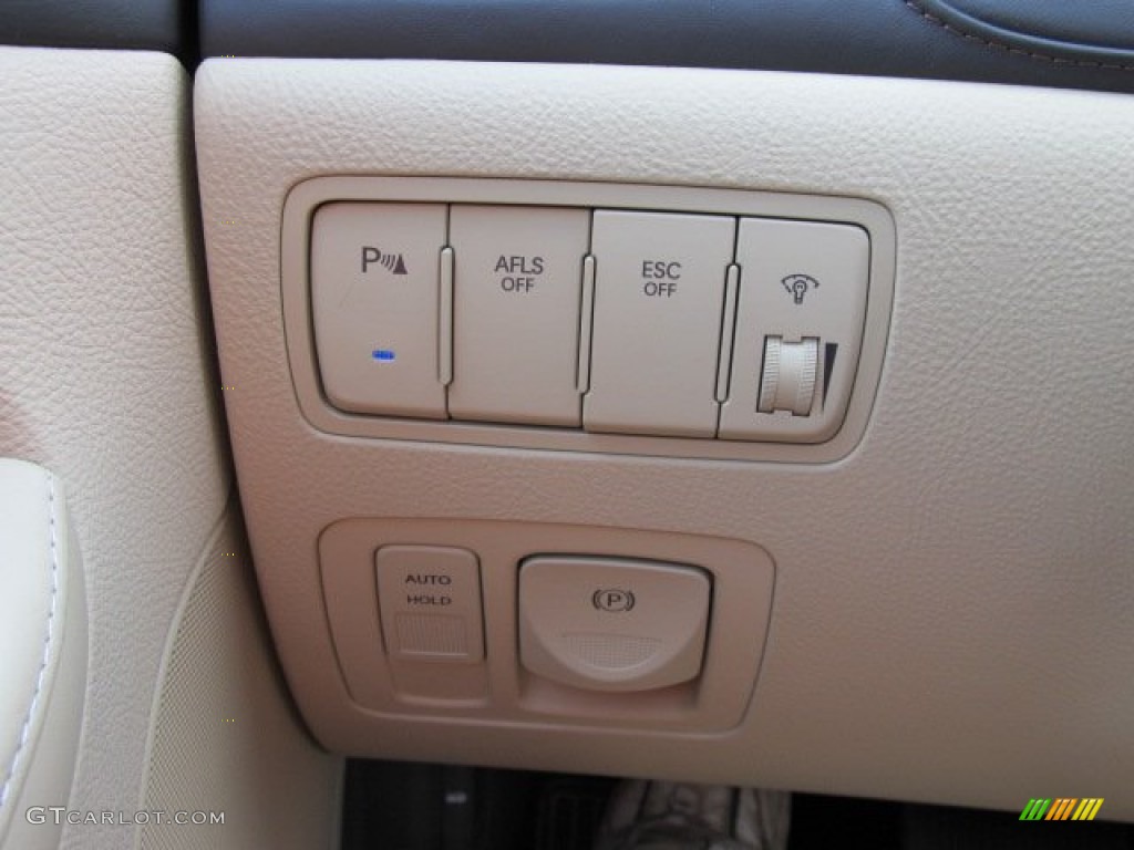 2011 Hyundai Genesis 4.6 Sedan Controls Photo #52073078