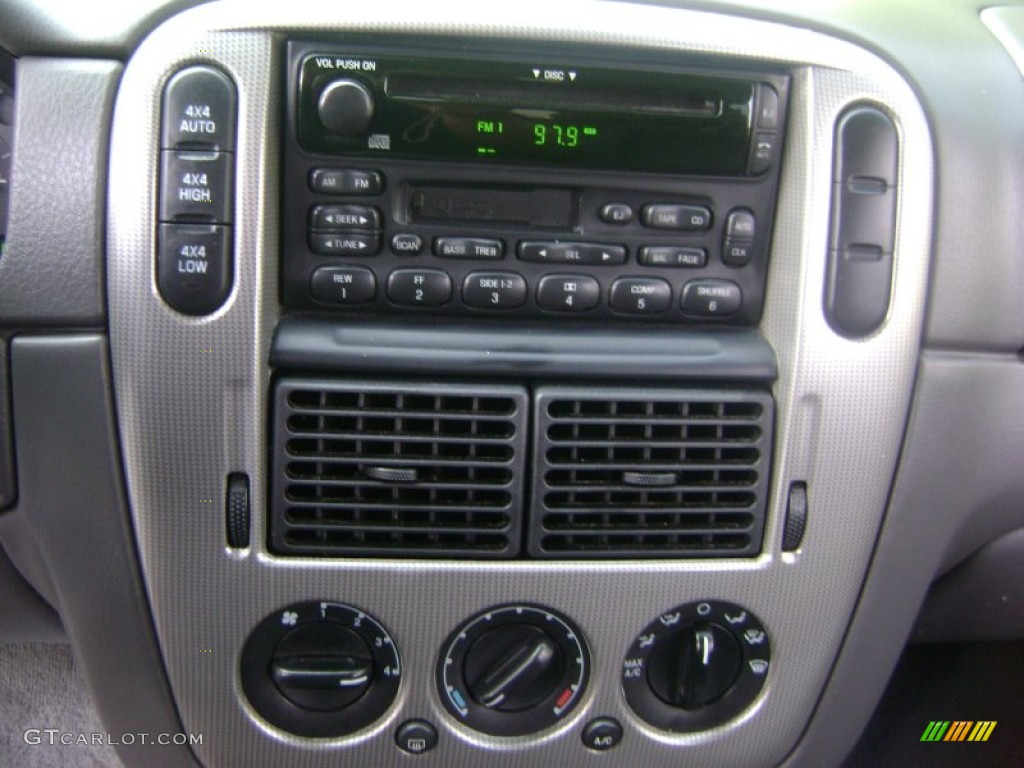 2003 Ford Explorer XLT 4x4 Controls Photo #52074590