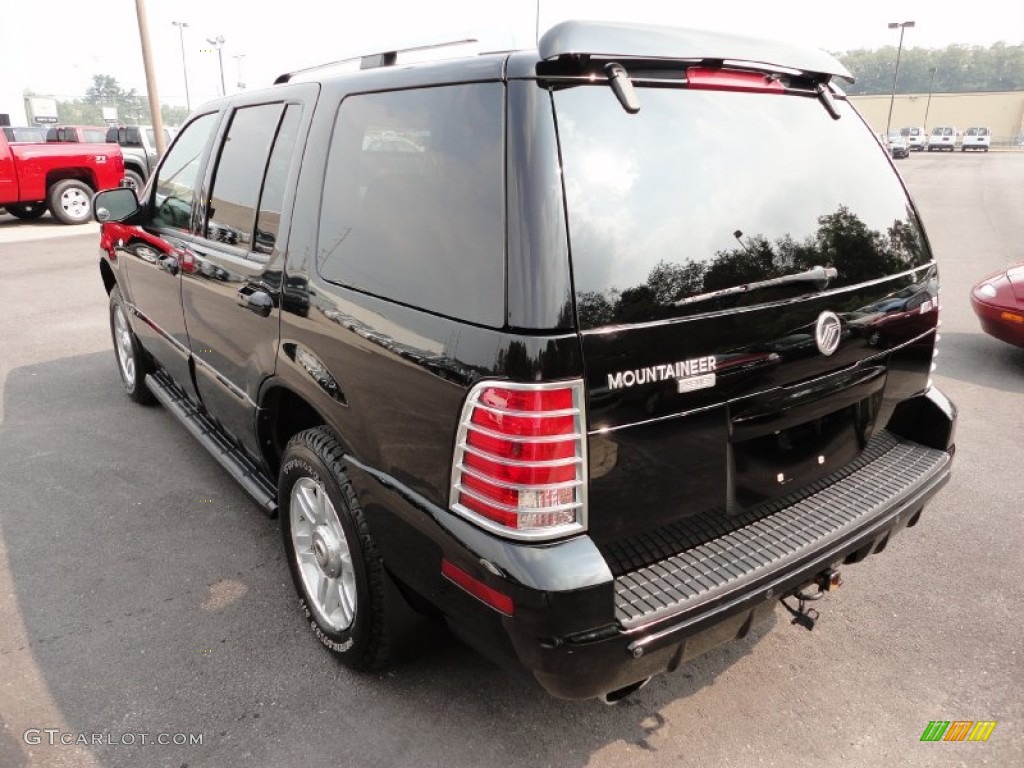 2004 Mountaineer V8 Premier AWD - Black Clearcoat / Medium Dark Parchment photo #5