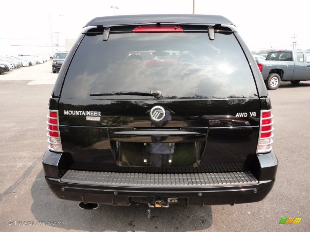 2004 Mountaineer V8 Premier AWD - Black Clearcoat / Medium Dark Parchment photo #6