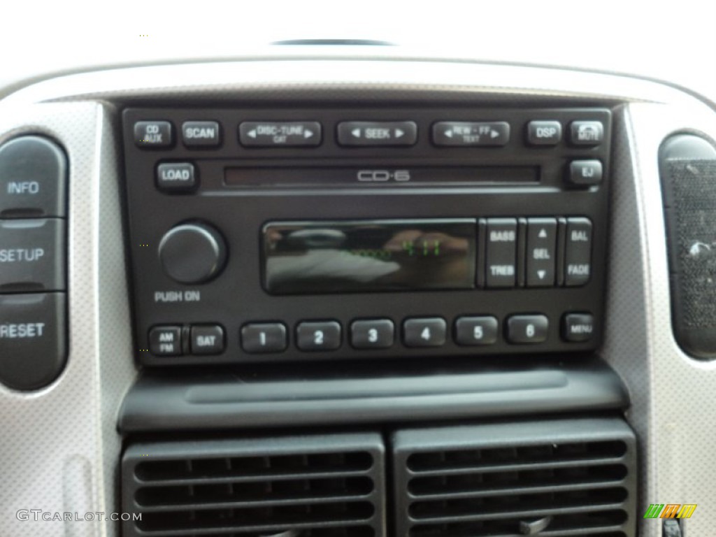 2004 Mountaineer V8 Premier AWD - Black Clearcoat / Medium Dark Parchment photo #13