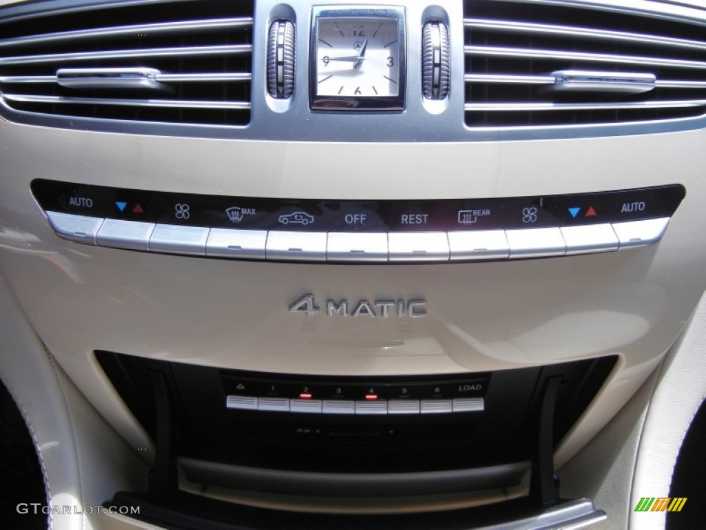 2010 Mercedes-Benz CL 550 4Matic Controls Photo #52075742