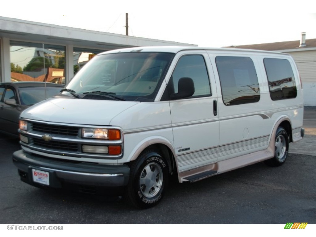 2000 Express G1500 Passenger Conversion Van - Summit White / Neutral photo #3