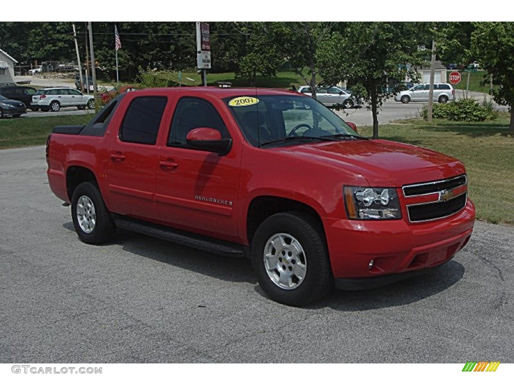 2007 Avalanche LT 4WD - Victory Red / Ebony photo #1