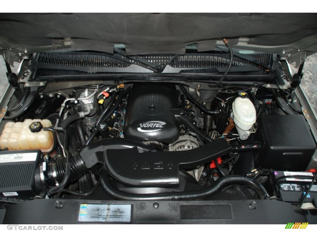 2003 Chevrolet Suburban 1500 LT Engine Photos