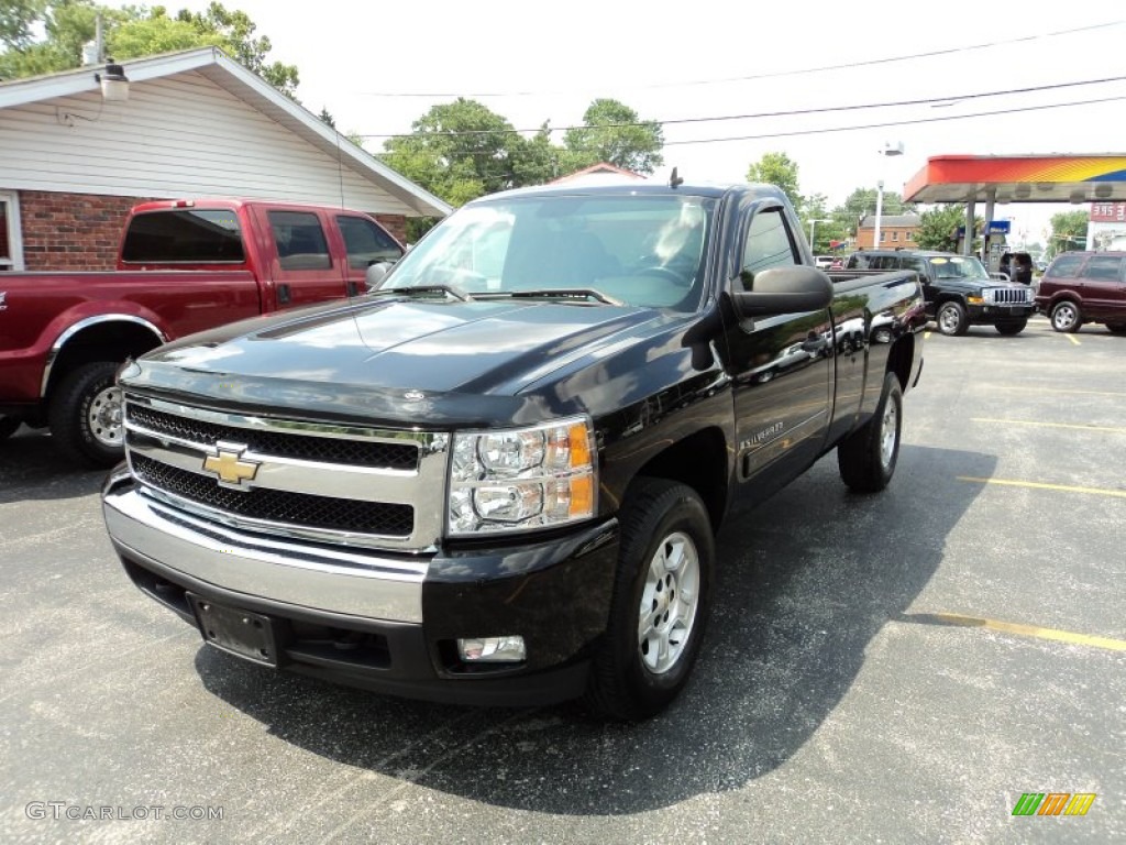 2007 Silverado 1500 LT Regular Cab 4x4 - Black / Ebony Black photo #2