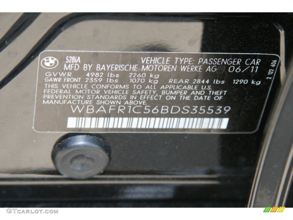 2011 5 Series 528i Sedan - Black Sapphire Metallic / Black photo #5