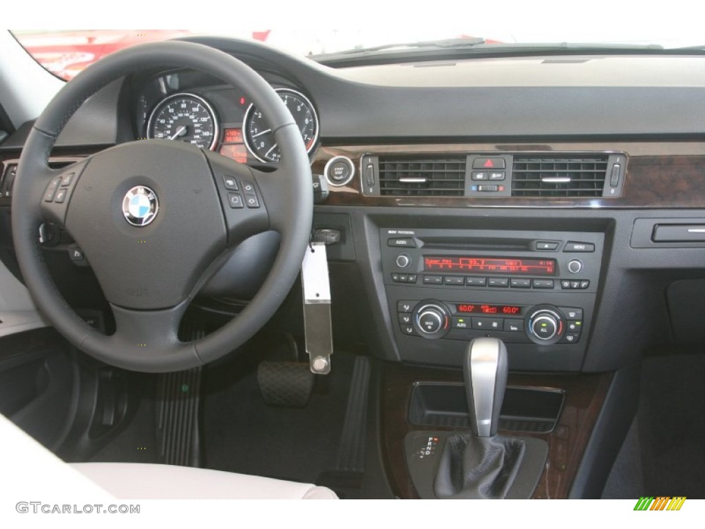 2011 3 Series 328i Sedan - Deep Sea Blue Metallic / Oyster/Black Dakota Leather photo #22
