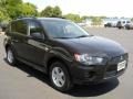Labrador Black Pearl - Outlander ES 4WD Photo No. 16