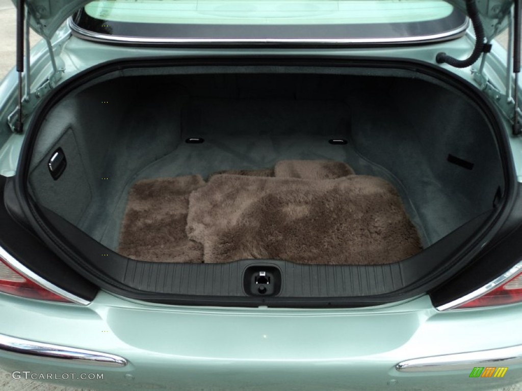 2004 Jaguar XJ Vanden Plas Trunk Photo #52089659