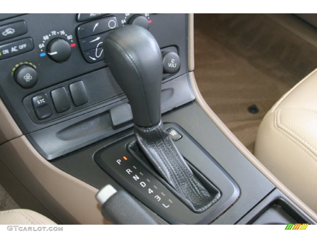 2004 Volvo V70 2.5T 5 Speed Automatic Transmission Photo #52092810